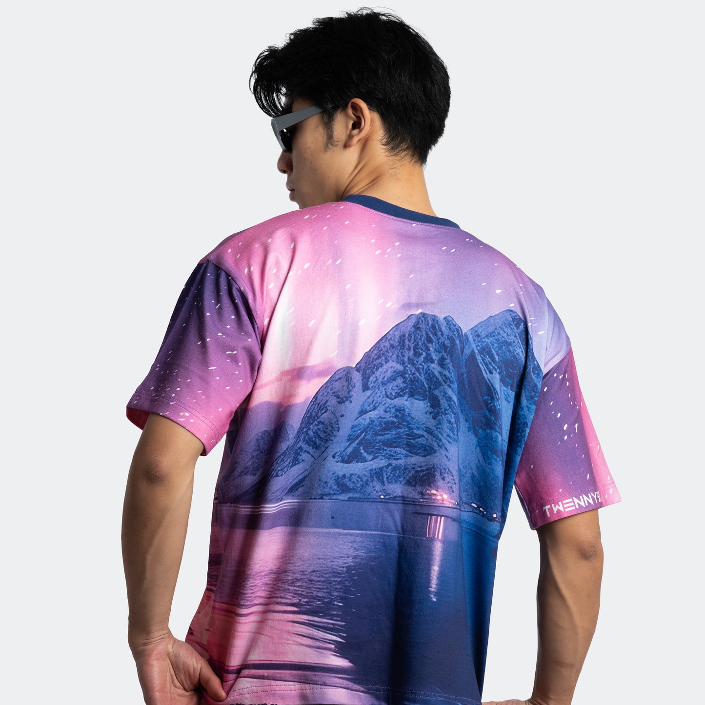 Frozen Aurora Tshirt - Pink